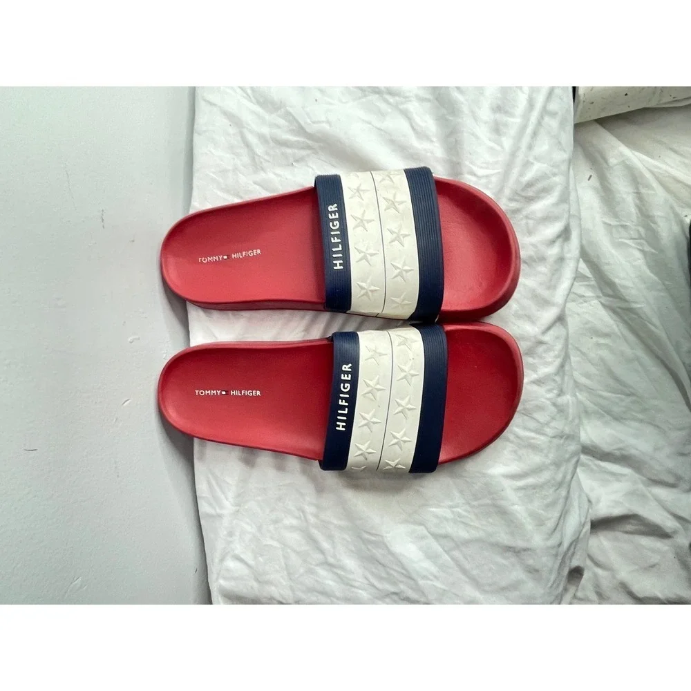Tommy Hilfiger slide into
